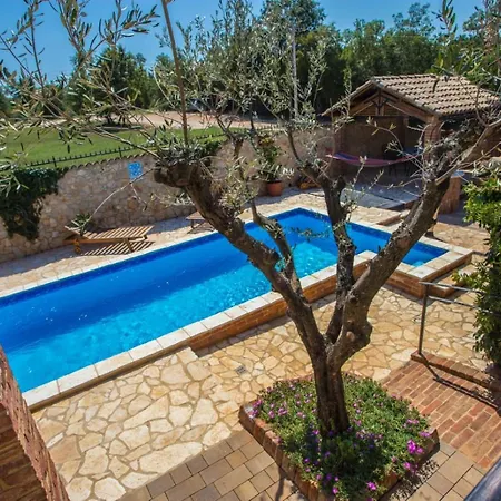 Family-friendly With Swimming Pool Nova Vas, - 14167 * Пореч
