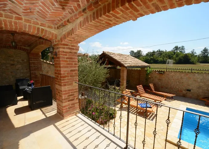 Family-friendly With Swimming Pool Nova Vas, - 14167 * Poreč