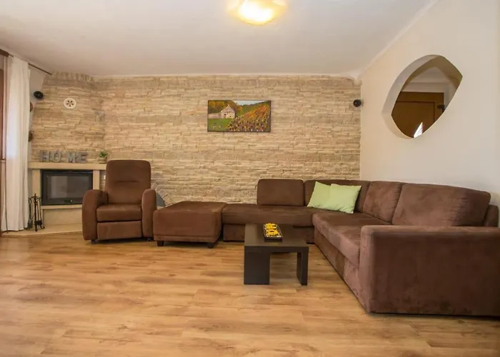 Апартаменти Family-friendly With Swimming Pool Nova Vas, - 14167