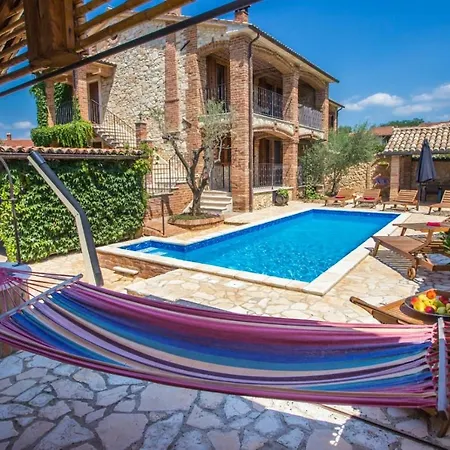 Family Friendly With A Swimming Pool Nova Vas, - 14167 Porec