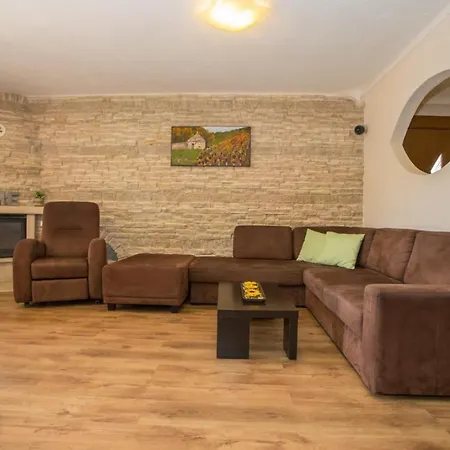 Apartment Family Friendly With A Swimming Pool Nova Vas, - 14167